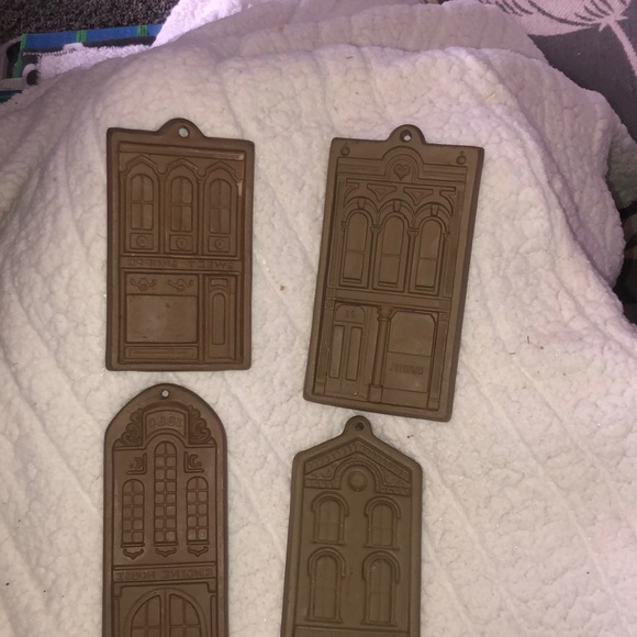 Hartstone clay cookie molds. - Picture 1 of 9